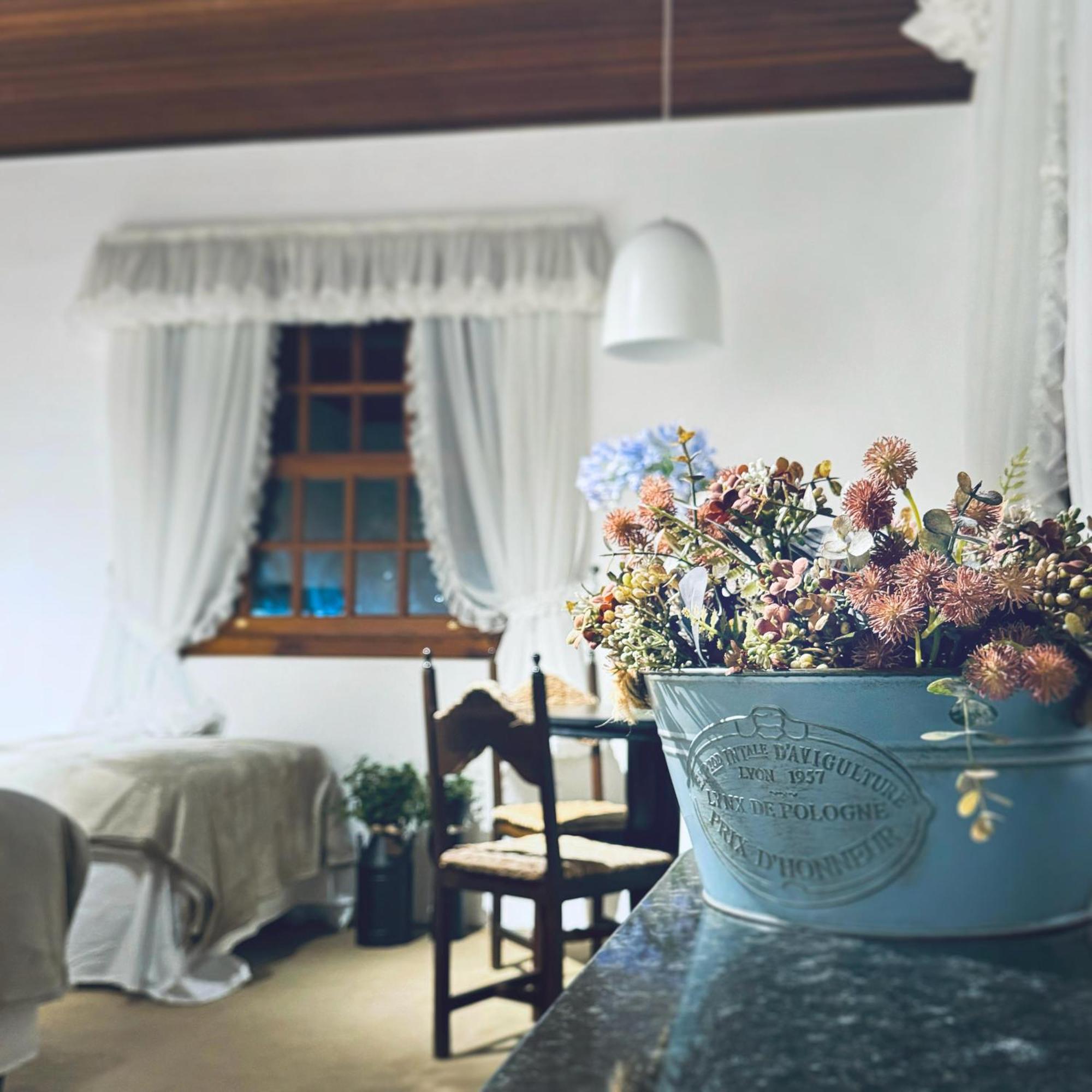 Acomodação com café da manhã  Casa Capivari *